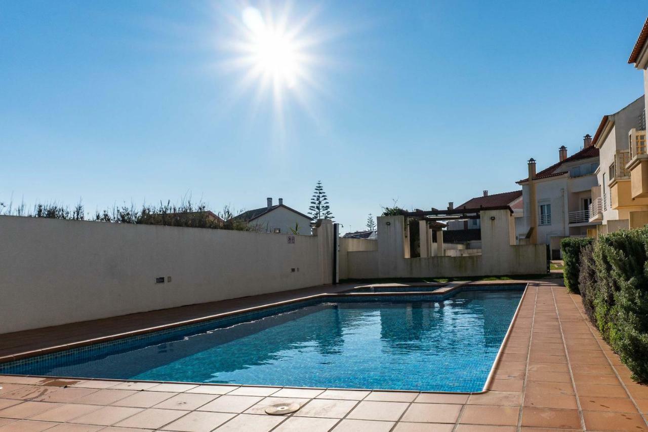 Apartments Baleal: Sunshine By The Pool Феррел Екстер'єр фото